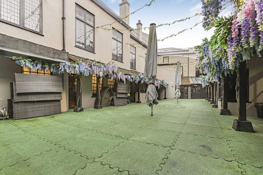 93 High St, Brentwood à vendre - Photo de l’immeuble – Image 3 sur 93