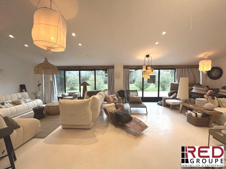 Chemin Des Saints Pères, Aix-en-Provence à louer - Photo de l’immeuble – Image 2 sur 5