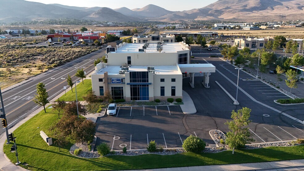 1818 E College Pky, Carson City, NV à louer - Photo de l’immeuble – Image 2 sur 15
