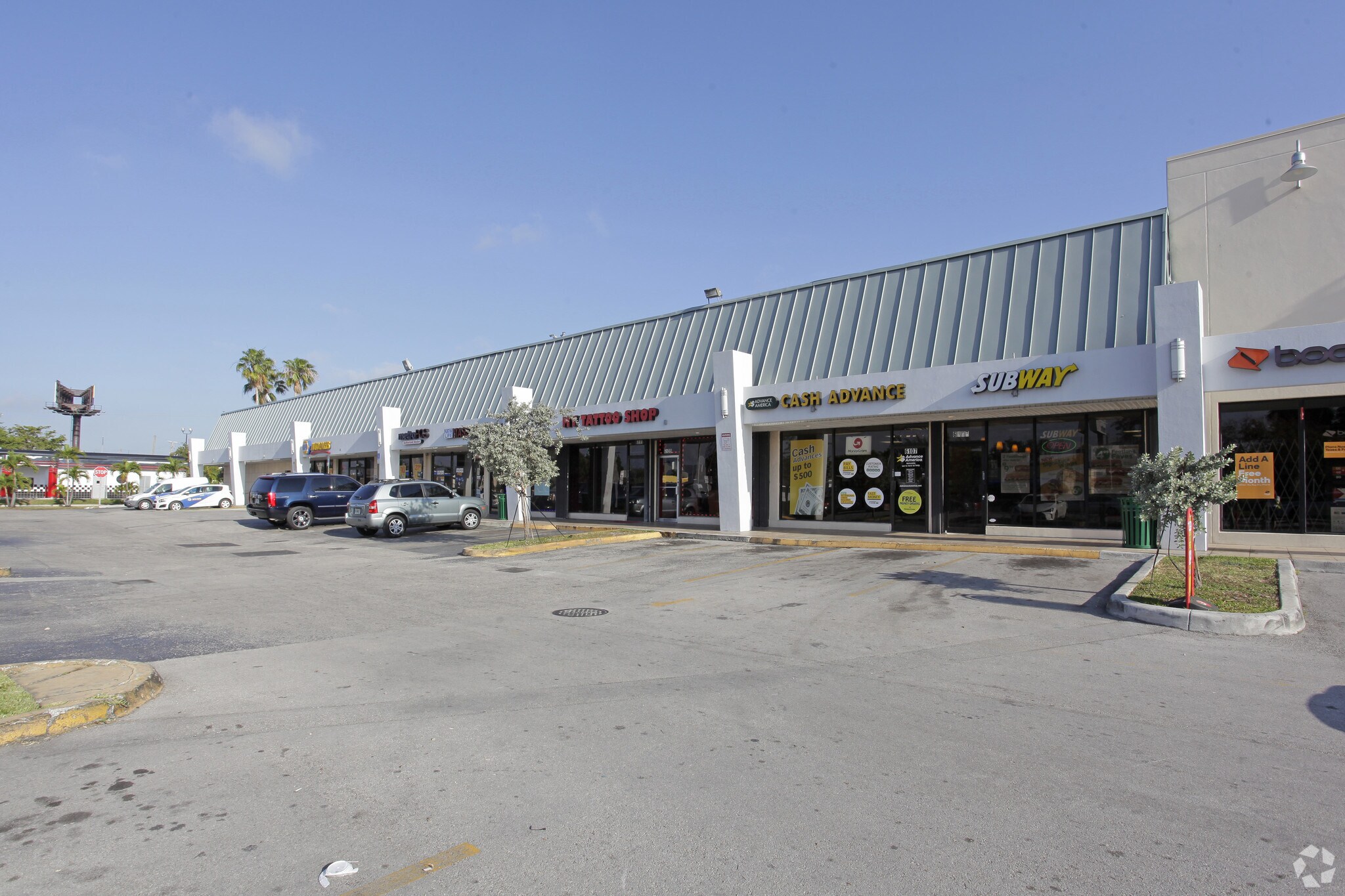 6105-6117 Hollywood Blvd, Hollywood, FL à louer Photo principale– Image 1 sur 8