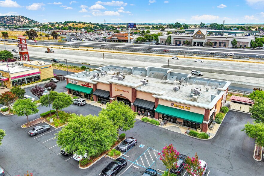 5121 Business Center Dr, Fairfield, CA à louer - Photo de l’immeuble – Image 1 sur 2