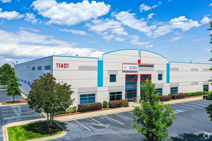 11401 Granite St, Charlotte, NC à louer - Photo de l’immeuble – Image 3 sur 3
