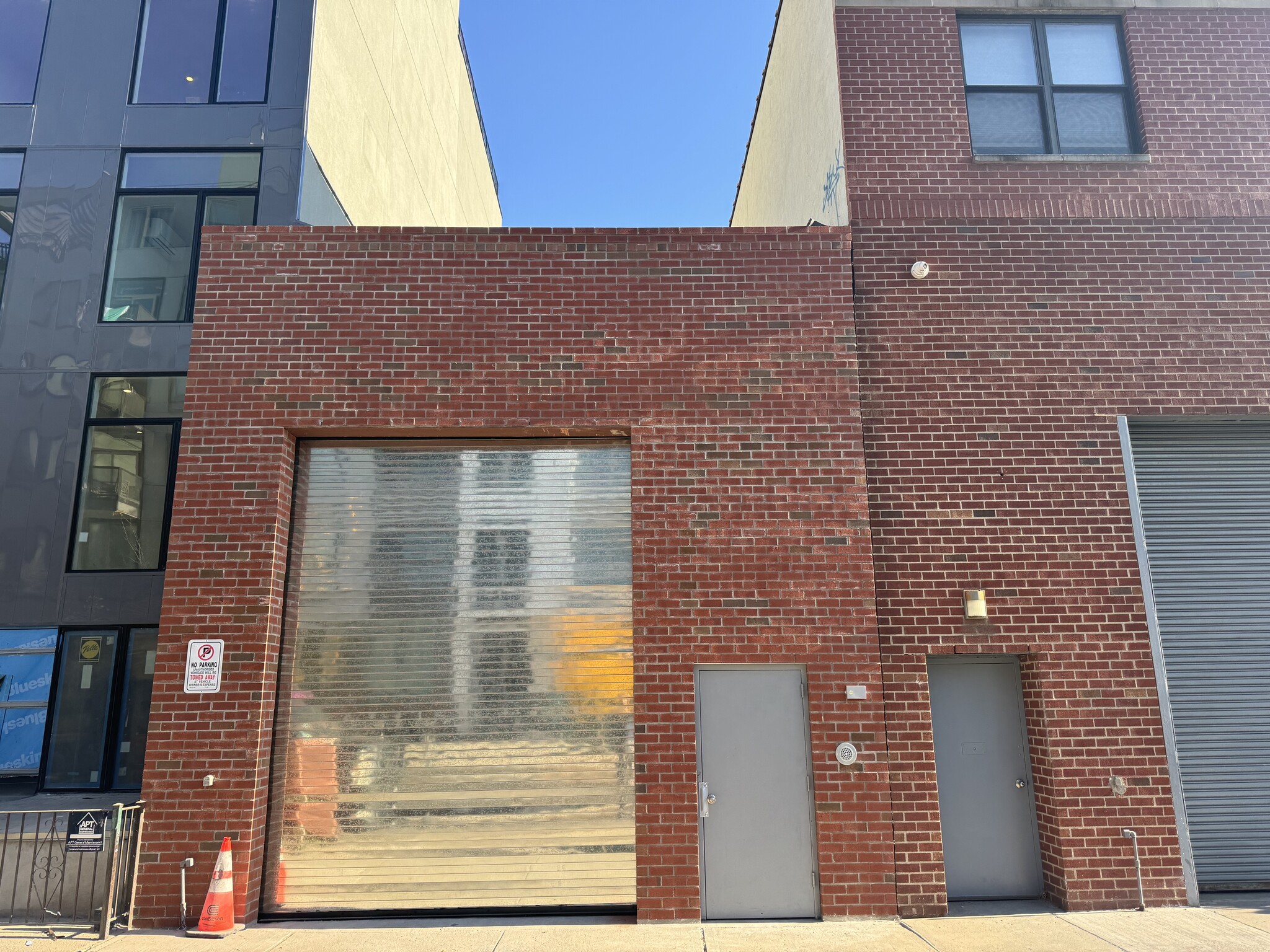 134 Bayard St, Brooklyn, NY à louer Photo de l’immeuble– Image 1 sur 4
