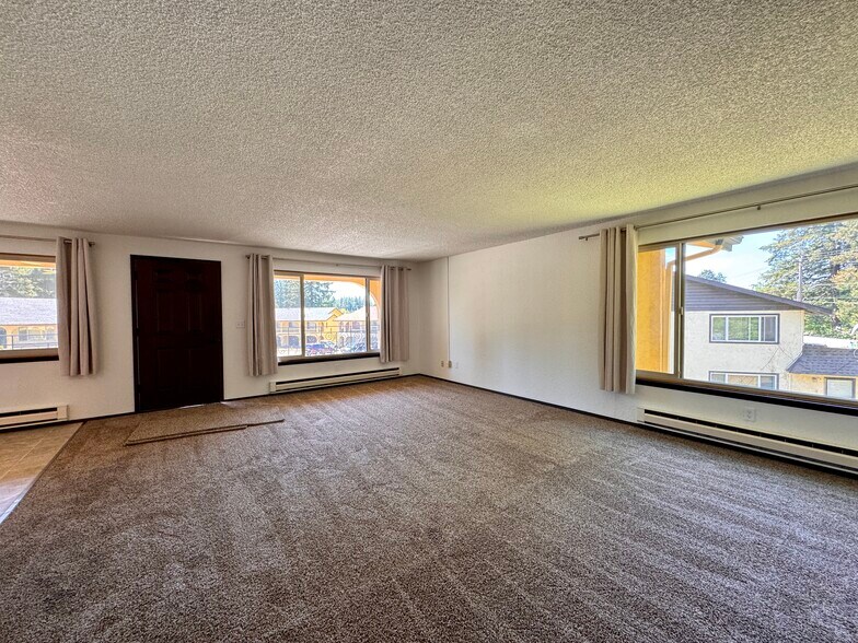 1125 13th St, Shelton, WA à vendre - Photo de l’immeuble – Image 2 sur 7