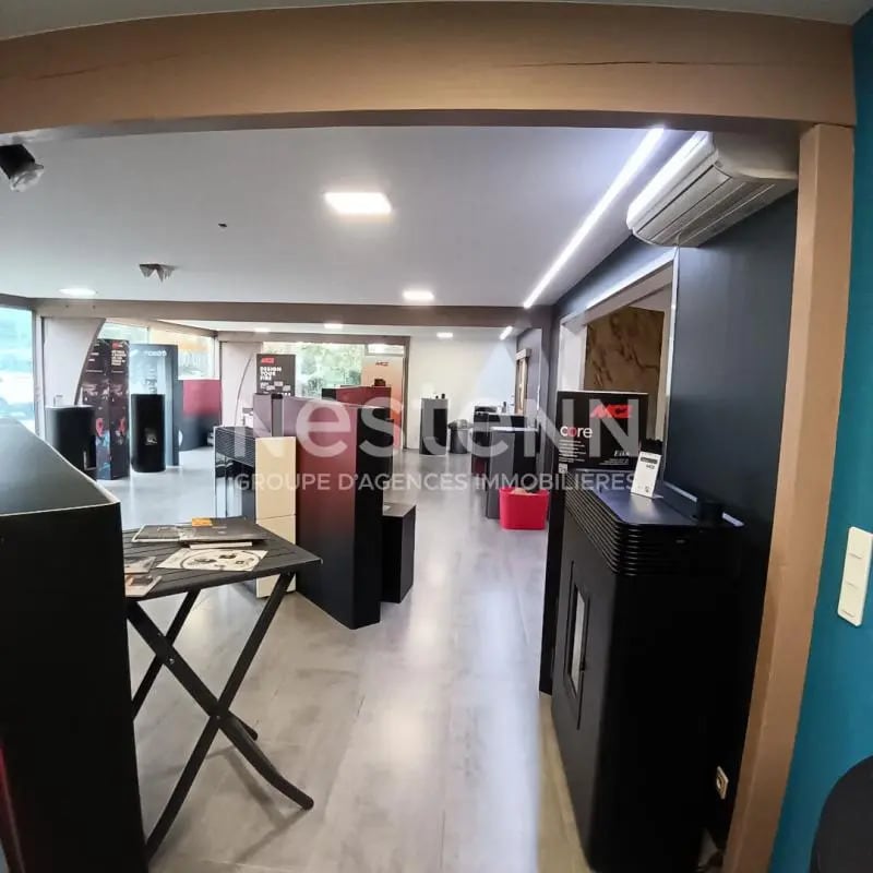 Local d’activités dans Plescop à louer Photo intérieure– Image 1 sur 5