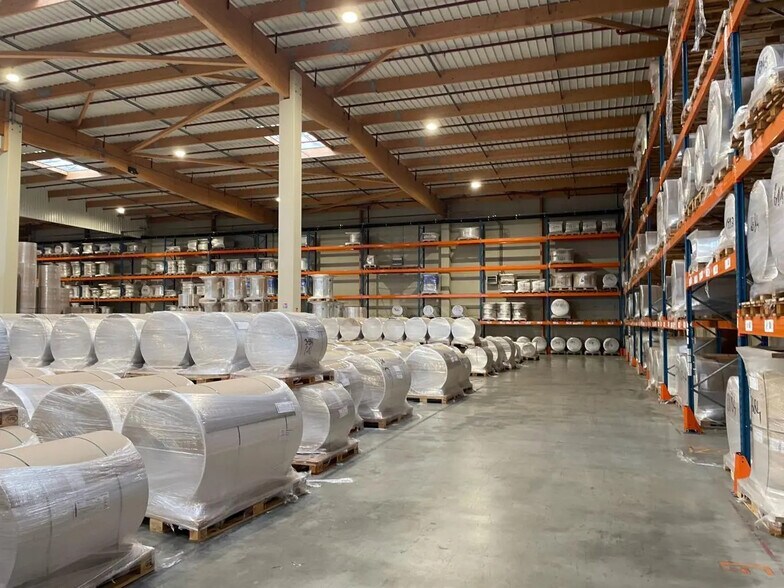 Local d'activités dans Saint-Geours-de-Maremne à vendre - Photo intérieure – Image 2 sur 13