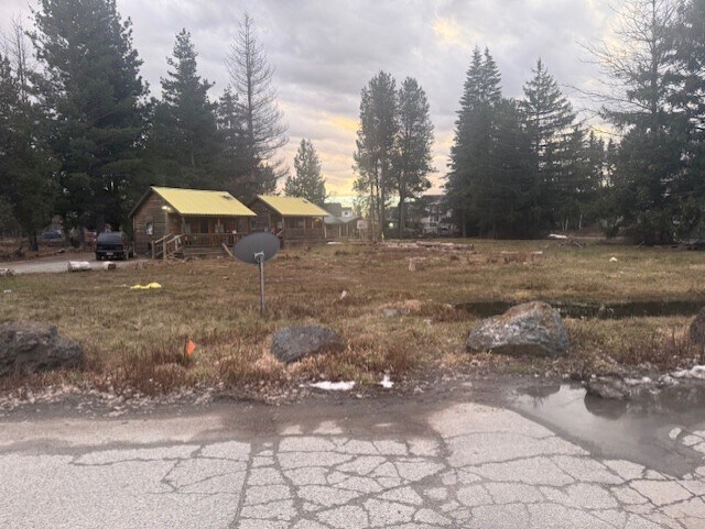202 Fontaine Dr, Ponderay, ID à vendre - Photo de l’immeuble – Image 3 sur 3