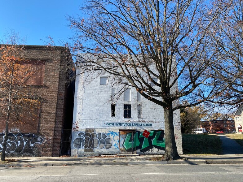 704 Ensor St, Baltimore, MD à vendre - Photo de l’immeuble – Image 2 sur 8