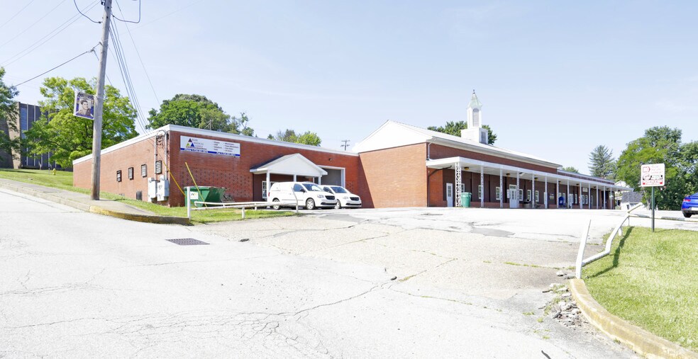 1295-1299 Grand Blvd, Monessen, PA à louer - Photo principale – Image 2 sur 4