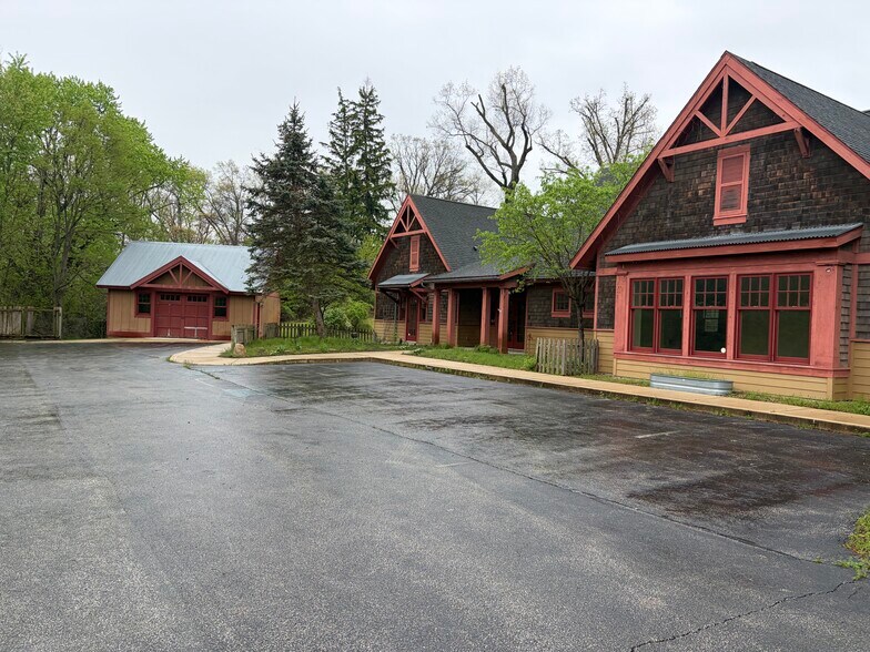 15638 IN-23, Granger, IN à louer - Photo de l’immeuble – Image 1 sur 15
