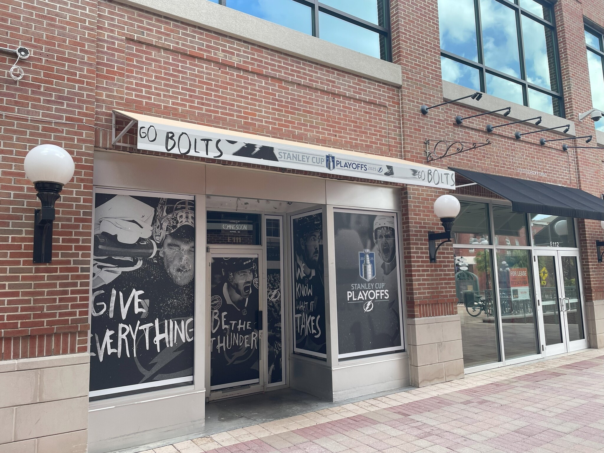 1600 E 8th Ave, Tampa, FL à louer Photo de l’immeuble– Image 1 sur 3