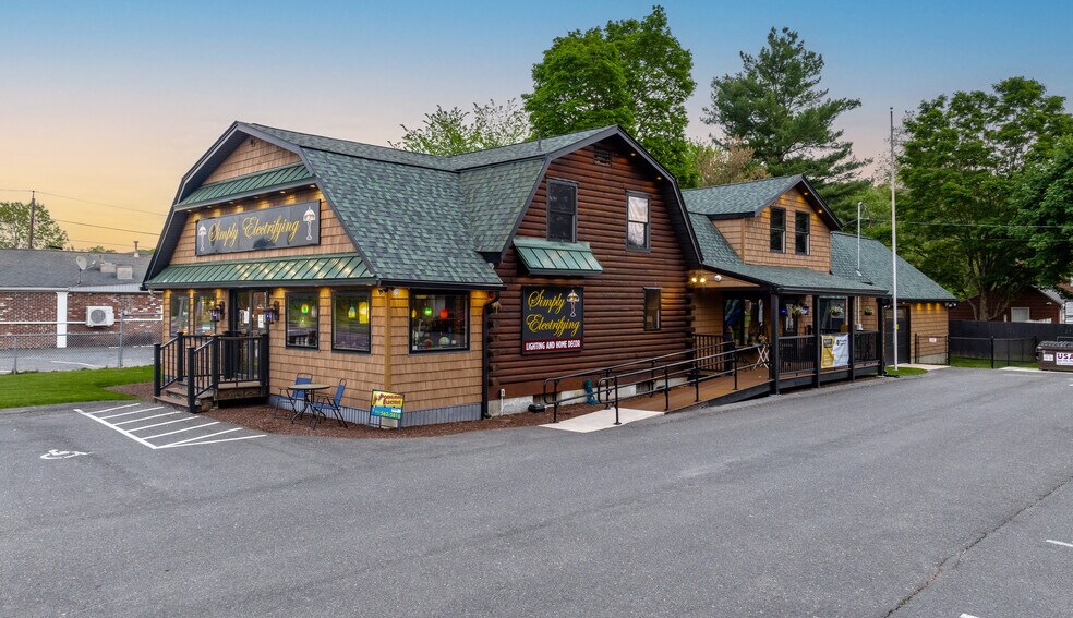 2511 Boston Rd, Wilbraham, MA à vendre - Photo de l’immeuble – Image 1 sur 42
