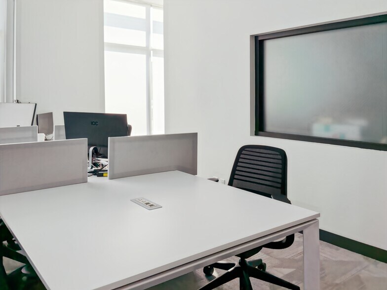 10601 Walker St, Cypress, CA à louer - Photo intérieure – Image 3 sur 8