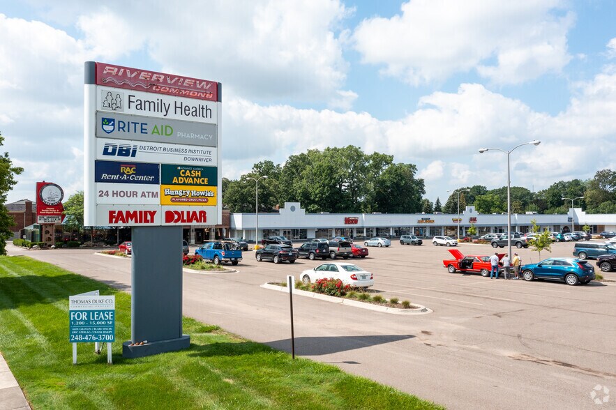 19010-19230 Fort St, Riverview, MI à louer - Photo de l’immeuble – Image 2 sur 8