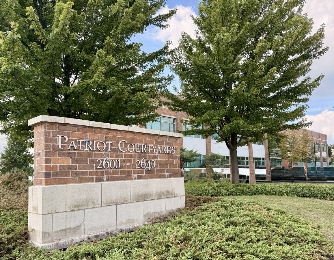2640 Patriot Blvd, Glenview, IL 60026 - Lot 240 -  - Autre - Image 1 of 5