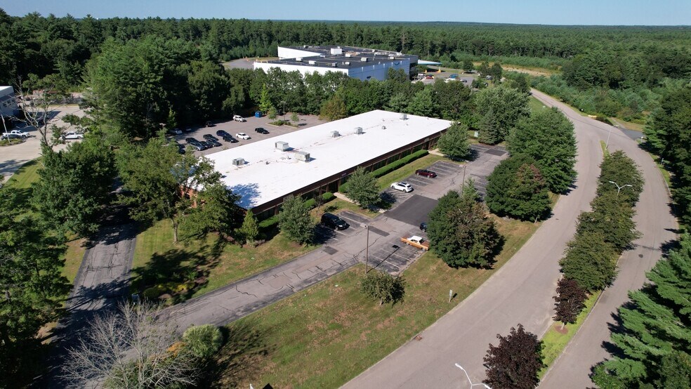 16 Commerce Blvd, Middleborough, MA à louer - Photo de l’immeuble – Image 3 sur 15