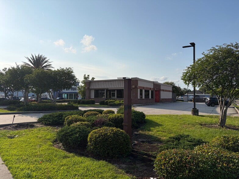 4801 Airline Dr, Metairie, LA à louer - Photo de l’immeuble – Image 2 sur 5