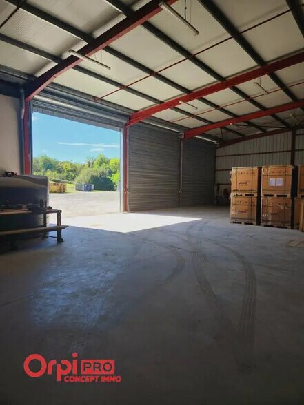 Local d'activités dans Bellocq à vendre - Photo de l’immeuble – Image 3 sur 10