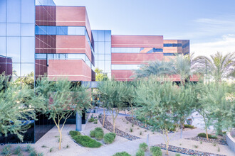 4615 E Elwood St, Phoenix, AZ à louer Photo de l’immeuble– Image 2 sur 13