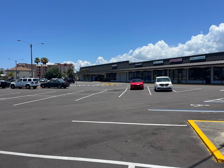 4500 NE Dixie Hwy, Palm Bay, FL à louer - Photo de l’immeuble – Image 3 sur 19