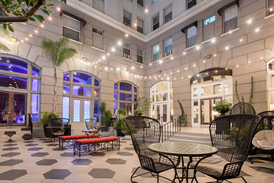 2619 Wilshire Blvd, Los Angeles, CA à louer - Hall d’entrée – Image 3 sur 8