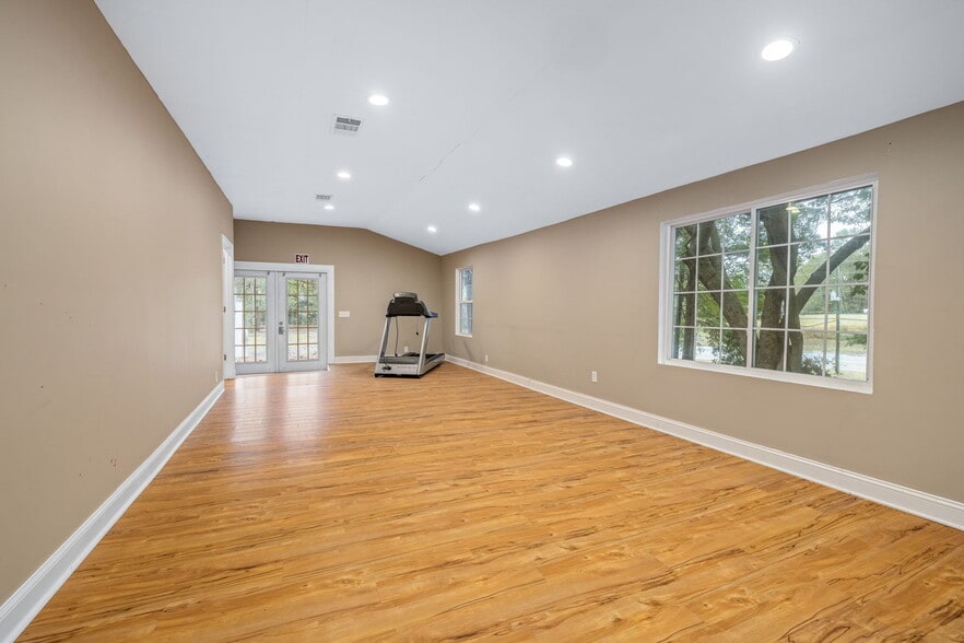 4407 Winder Hwy, Flowery Branch, GA à vendre - Photo principale – Image 1 sur 36