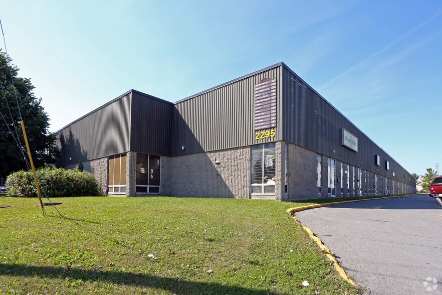 2295 Stevenage Dr, Ottawa, ON à louer - Photo de l’immeuble – Image 3 sur 4