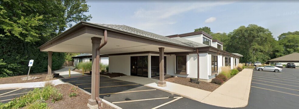 2210 Dean St, St Charles, IL à vendre - Photo de l’immeuble – Image 2 sur 8