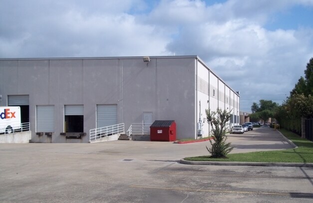 10415 Westpark Dr, Houston, TX à louer - Photo de l’immeuble – Image 3 sur 3