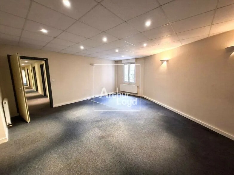 Local commercial dans Melun à vendre - Photo intérieure – Image 3 sur 8