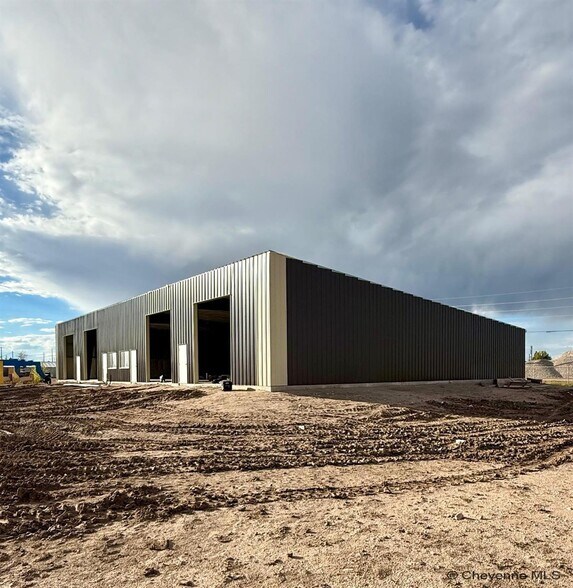 1905 E Fox Farm Rd, Cheyenne, WY à louer - Photo de l’immeuble – Image 2 sur 6