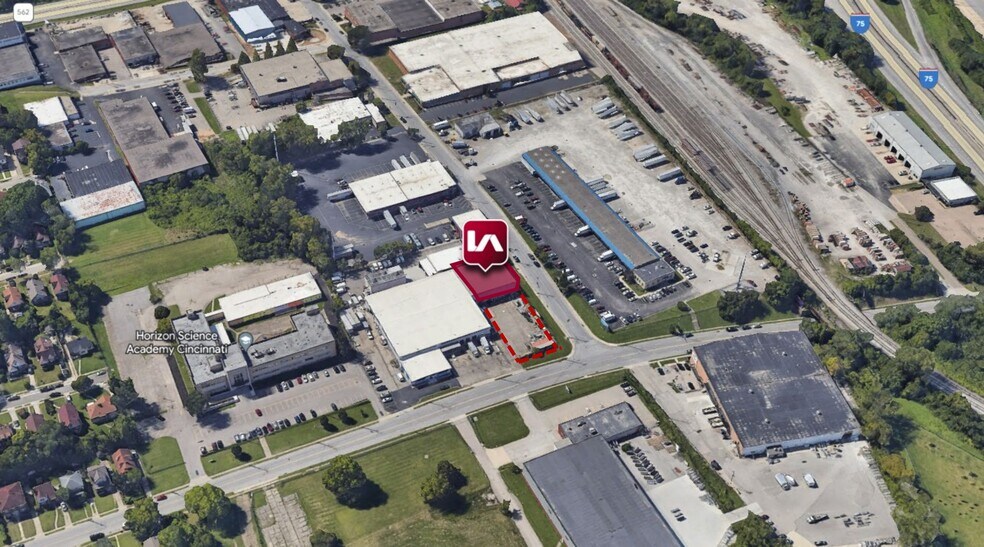 1025 Laidlaw Ave, Cincinnati, OH à louer - Photo de l’immeuble – Image 1 sur 3