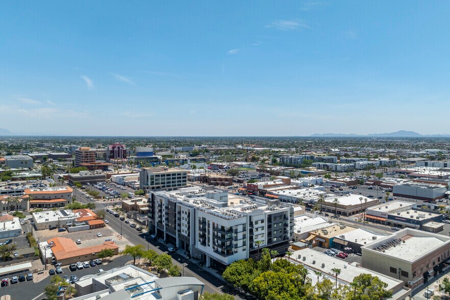 127 W Pepper Pl, Mesa, AZ à louer - Photo de l’immeuble – Image 2 sur 6