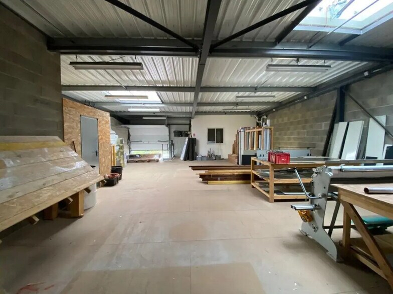 Bureau dans Vourles à louer - Photo intérieure – Image 3 sur 7