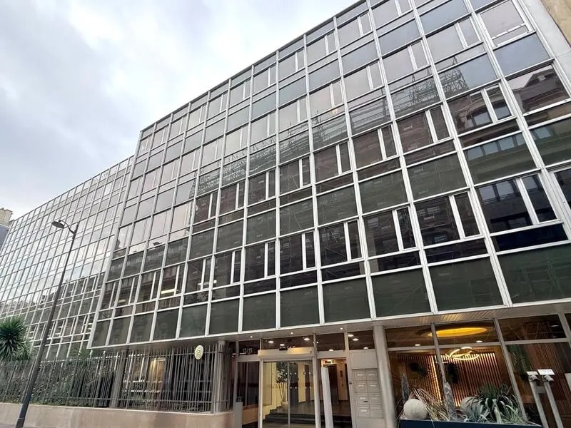 15 Bis Rue De La Baume, Paris à louer Photo de l’immeuble– Image 1 sur 9