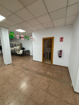 Plus de détails pour Local commercial à vendre