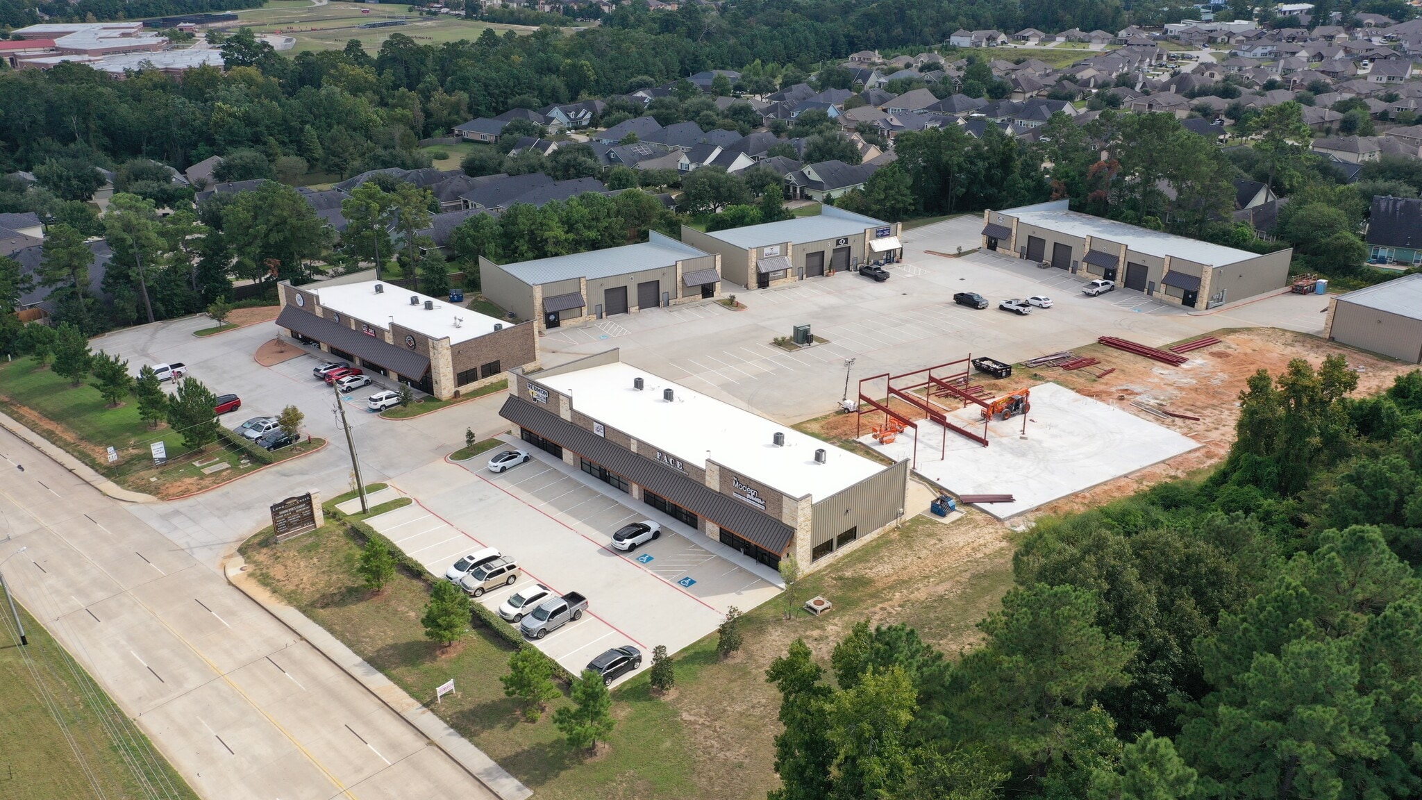 1905 Longmire Rd, Conroe, TX à louer Aérien– Image 1 sur 25