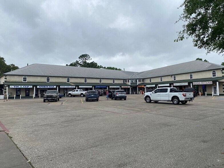 24501 Fm-2100, Huffman, TX à louer - Photo de l’immeuble – Image 3 sur 11
