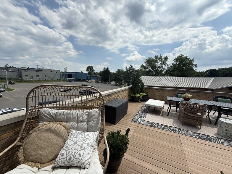 208 E Cesar E Chavez Ave, Lansing, MI à vendre - Photo de l’immeuble – Image 3 sur 20