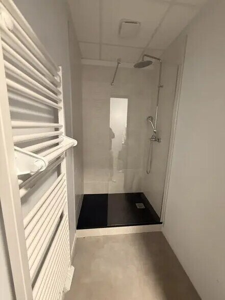 Industriel/Logistique dans Saint-Fons à louer - Photo intérieure – Image 3 sur 11