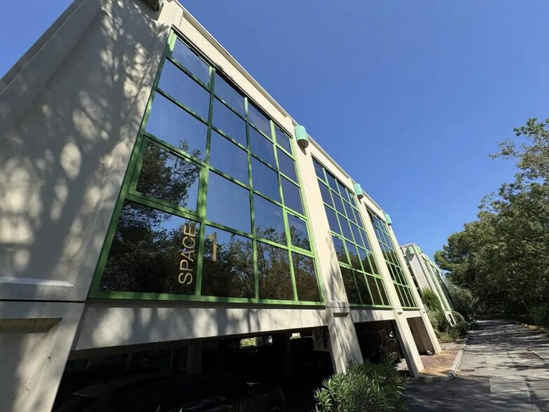 Bureau dans SOPHIA ANTIPOLIS à louer - Photo de l’immeuble – Image 3 sur 6