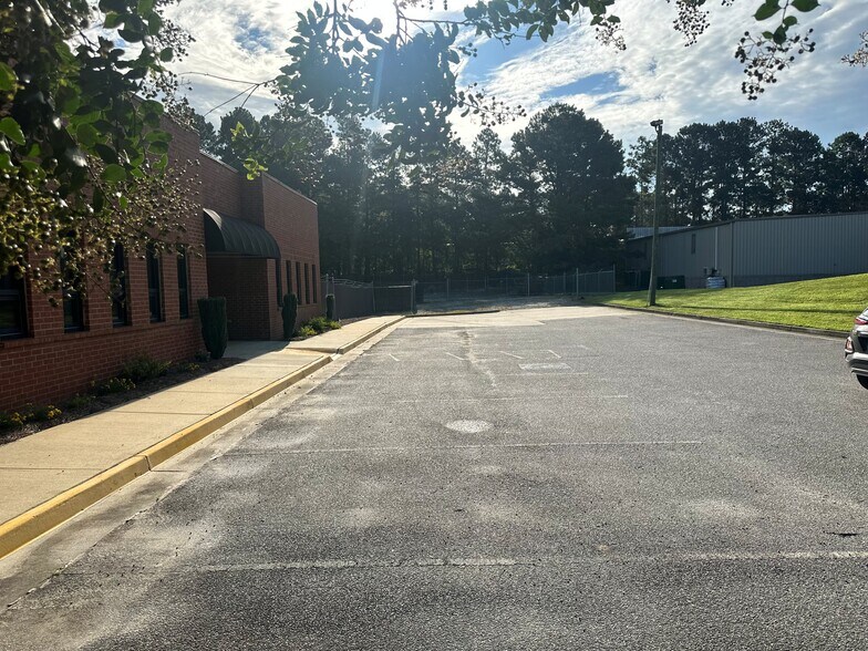 515 Nine North Ct, Alpharetta, GA à louer - Photo de l’immeuble – Image 3 sur 18