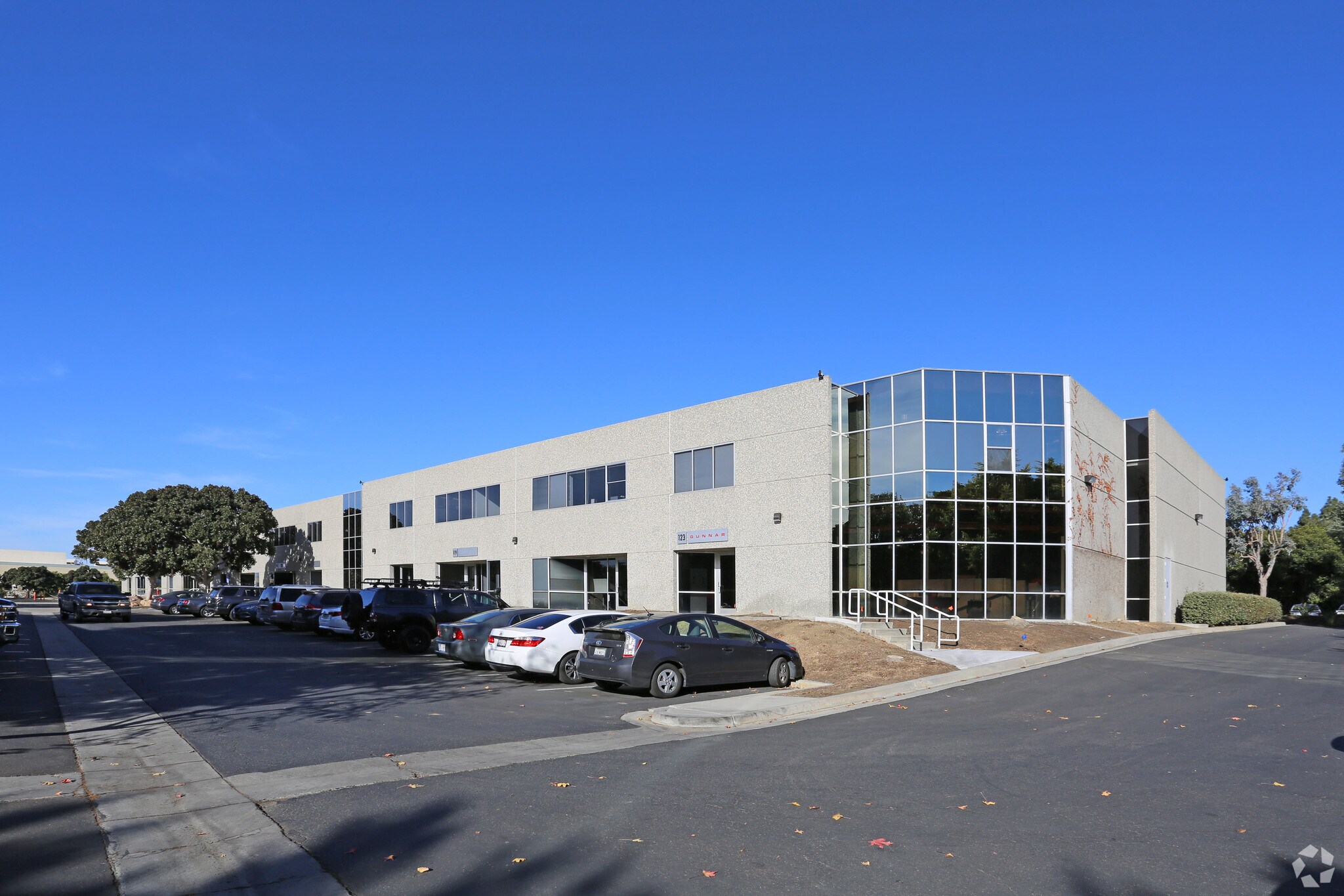 2236 Rutherford Rd, Carlsbad, CA à louer Photo principale– Image 1 sur 21