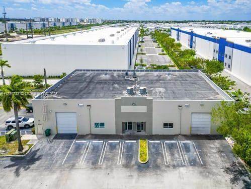 6360 NW 99th Ave, Doral, FL à louer - Photo de l’immeuble – Image 2 sur 11