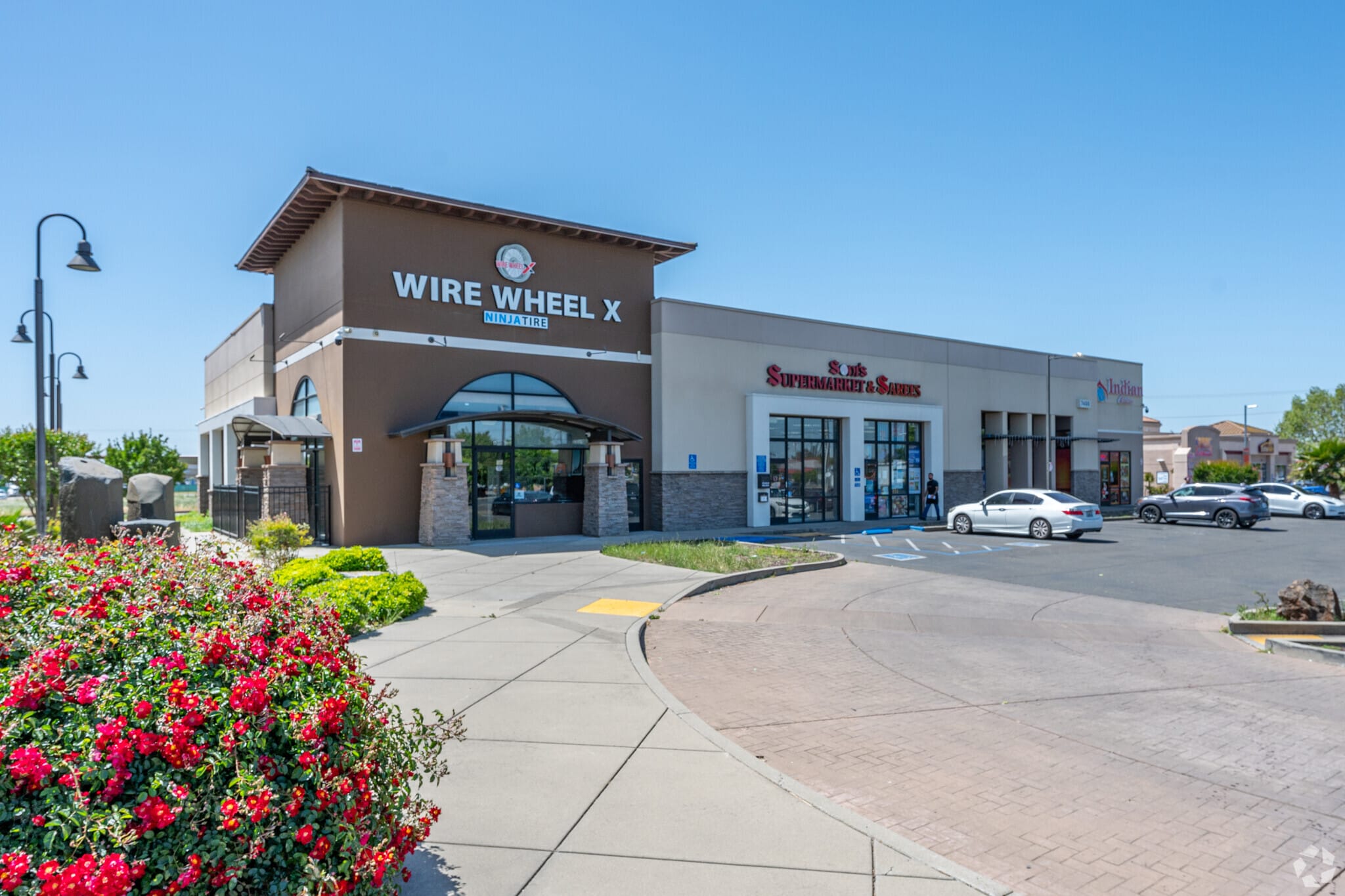 7400 Elsie Ave, Sacramento, CA à louer Photo principale– Image 1 sur 33