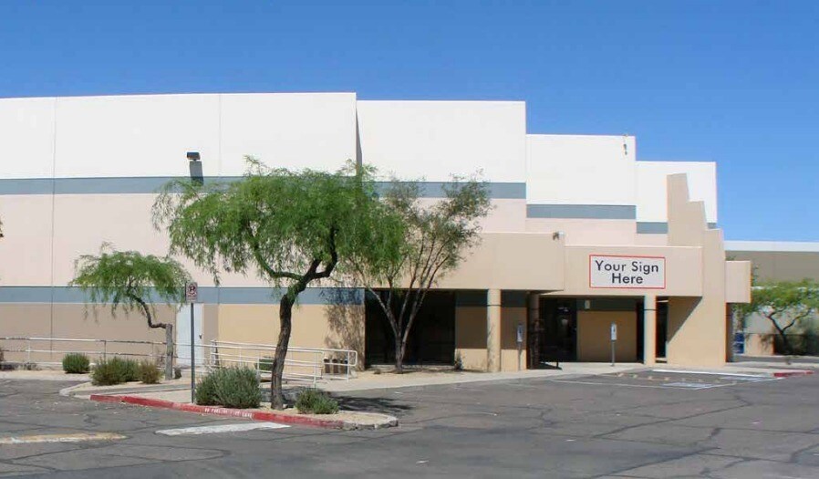 3906 E Broadway Rd, Phoenix, AZ à louer - Photo de l’immeuble – Image 2 sur 6