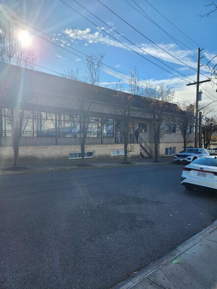 24 Ellis St, Staten Island, NY à vendre - Photo de l’immeuble – Image 3 sur 15