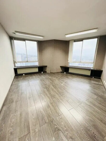 Bureau dans Vandoeuvre-les-Nancy à louer - Photo intérieure – Image 3 sur 7