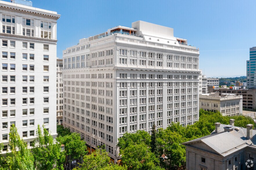 621 SW 5th Ave, Portland, OR à louer - Photo de l’immeuble – Image 2 sur 21