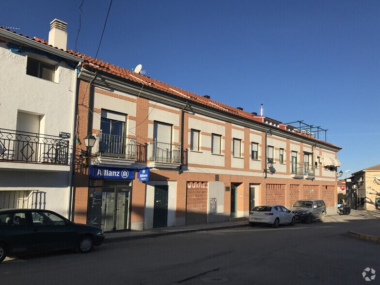 Immeuble residentiel dans Anchuelo, Madrid à vendre - Photo de l’immeuble – Image 2 sur 2